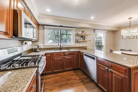 Kitchen - 1562 Burning Trl, Wheaton, IL 60189 photo 2 of 3