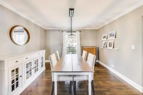 Dining - 1562 Burning Trl, Wheaton, IL 60189 photo 1 of 4