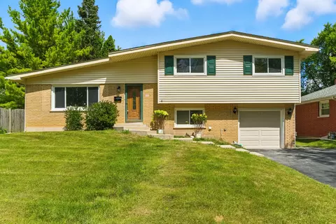 2708 Dana Ave, Waukegan, IL 60087