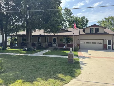 227 W Provost St, Amboy, IL 61310