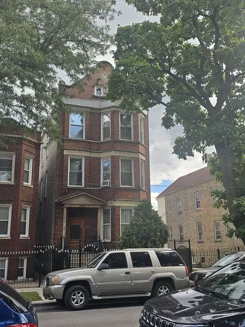 2427 S Spaulding Ave, Chicago, IL 60623