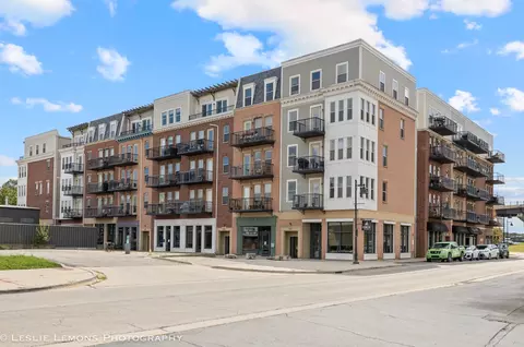 354 River St #3407, Lemont, IL 60439