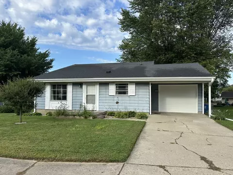 1209 Goral Ct, Dixon, IL 61021