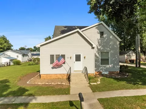 204 S Buchanan St, Heyworth, IL 61745