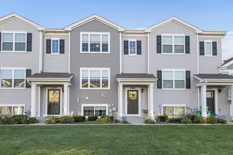 2545 Bella Dr, Pingree Grove, IL 60140