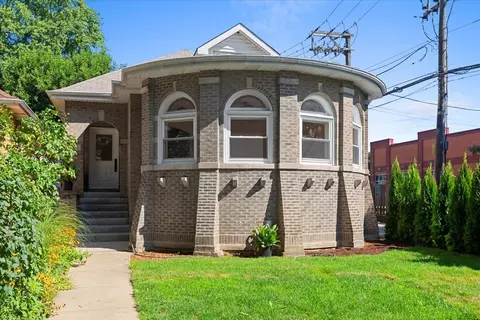 2416 W Morse Ave, Chicago, IL 60645