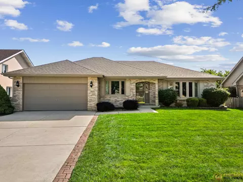 8025 Chesterton Dr, Woodridge, IL 60517