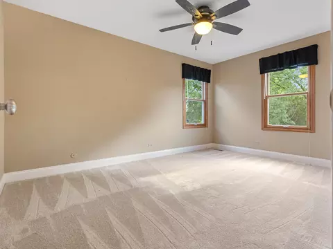 Bedroom - 3925 Charlemagne Dr, Hoffman Estates, IL 60192 photo 4 of 5
