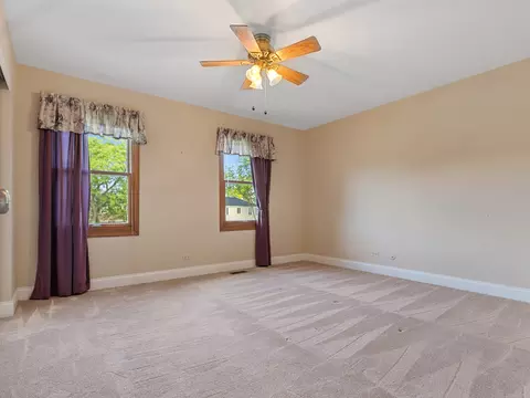 Bedroom - 3925 Charlemagne Dr, Hoffman Estates, IL 60192 photo 3 of 5