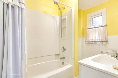 838 Cedar Ave, Elgin, IL 60120 photo 23