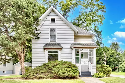 838 Cedar Ave, Elgin, IL 60120 photo 2
