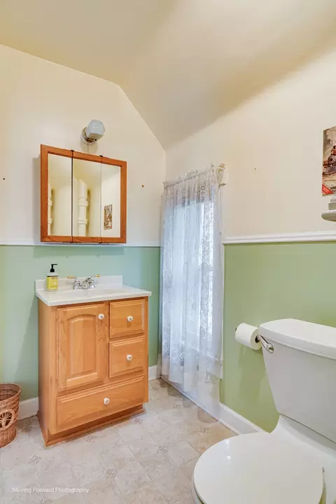 838 Cedar Ave, Elgin, IL 60120 photo 22