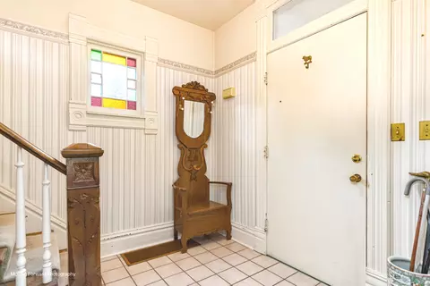 838 Cedar Ave, Elgin, IL 60120 photo 3