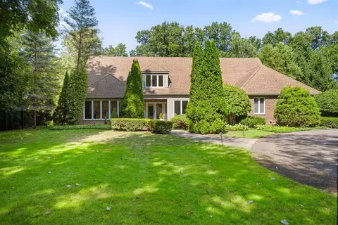 43 Indian Hill Rd, Winnetka, IL 60093