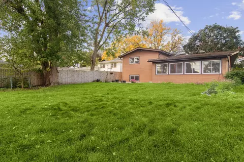 1355 Phoenix Dr, Des Plaines, IL 60018 photo 14