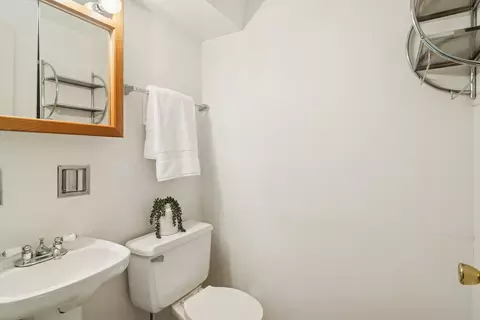 1355 Phoenix Dr, Des Plaines, IL 60018 photo 6