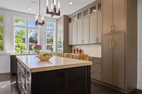Kitchen - 320 Keystone Ct, Glencoe, IL 60022 photo 5 of 7