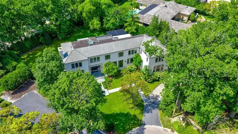 View/Area - 320 Keystone Ct, Glencoe, IL 60022 photo 1 of 8