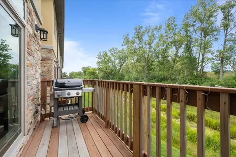 Exterior - 64 Prairie Ct, Wheeling, IL 60090 photo 2 of 2