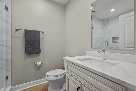 Bath - 64 Prairie Ct, Wheeling, IL 60090 photo 3 of 4