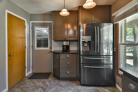 745 Towne Dr, Freeport, IL 61032 photo 9