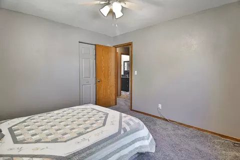 745 Towne Dr, Freeport, IL 61032 photo 18