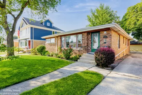 6928 W Seward St, Niles, IL 60714