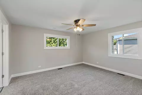 Bedroom - 1810 E Boulder Dr, Mount Prospect, IL 60056 photo 3 of 4
