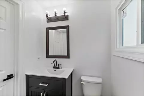 Bath - 1810 E Boulder Dr, Mount Prospect, IL 60056 photo 4 of 4