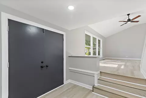 Entry Way - 1810 E Boulder Dr, Mount Prospect, IL 60056 photo 1 of 1