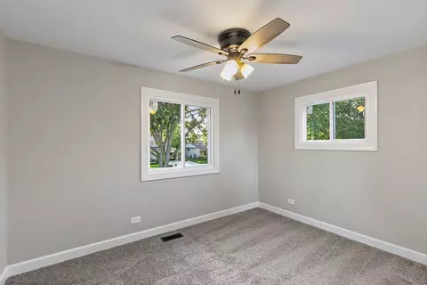 Bedroom - 1810 E Boulder Dr, Mount Prospect, IL 60056 photo 1 of 4