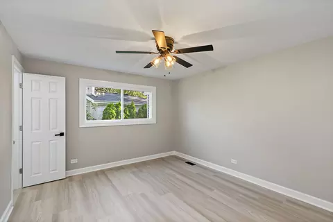 Bedroom - 1810 E Boulder Dr, Mount Prospect, IL 60056 photo 4 of 4