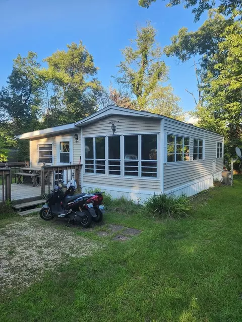 7 70 Woodhaven Lks, Sublette, IL 61367