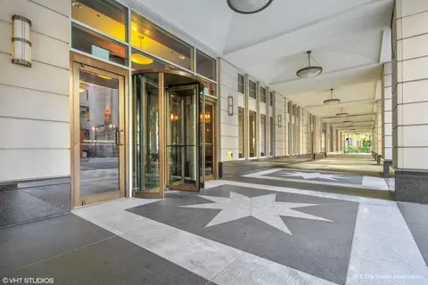 55 Erie St #5201, Chicago, IL 60611