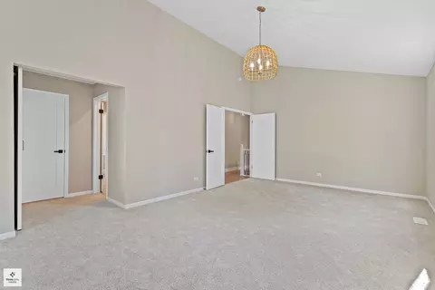 5610 Silentbrook Ln, Rolling Meadows, IL 60008 photo 17
