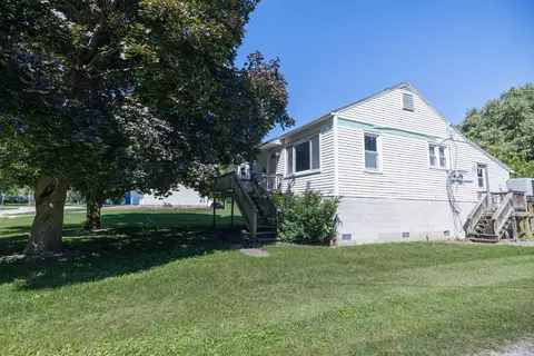 414 E Hickory St, Watseka, IL 60970