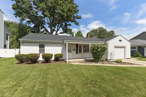615 Wakeman Ave, Wheaton, IL 60187