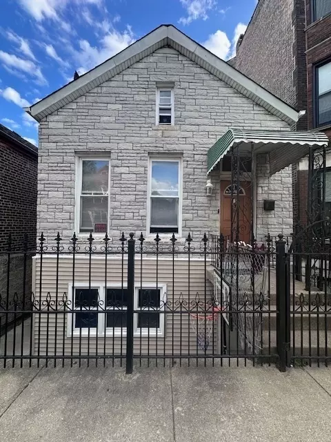 2315 W 21st St, Chicago, IL 60608