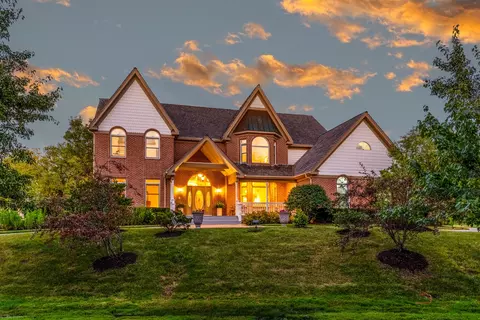 4588 Pamela Ct, Long Grove, IL 60047
