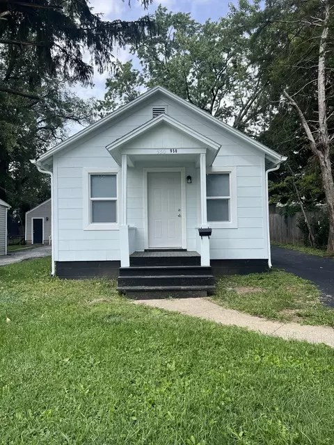 950 Harriet Ave, Aurora, IL 60505