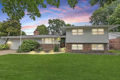 1208 Stafford St, Dekalb, IL 60115