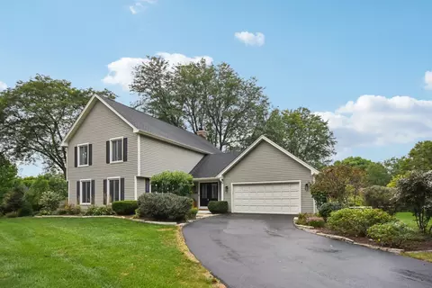 719 Celtic Ash Ct, Naperville, IL 60540