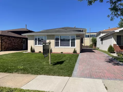 13912 S Manistee Ave, Burnham, IL 60633