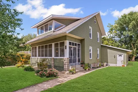 121 W Martin St, Forrest, IL 61741