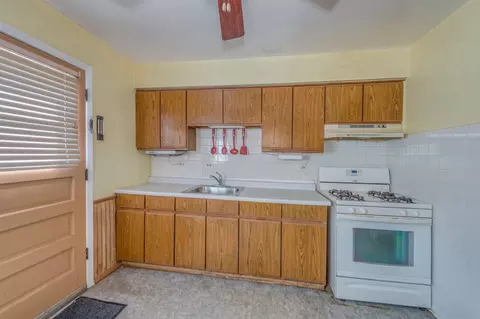 Kitchen - 237 S Rush St, Itasca, IL 60143 photo 2 of 2