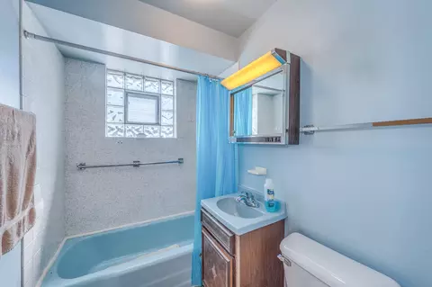 Bath - 237 S Rush St, Itasca, IL 60143 photo 2 of 2