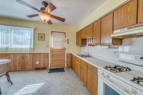 Kitchen - 237 S Rush St, Itasca, IL 60143 photo 1 of 2