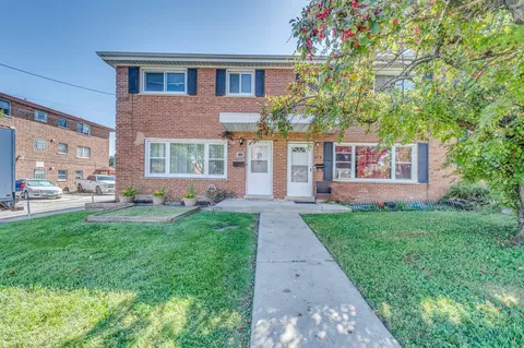 237 S Rush St, Itasca, IL 60143