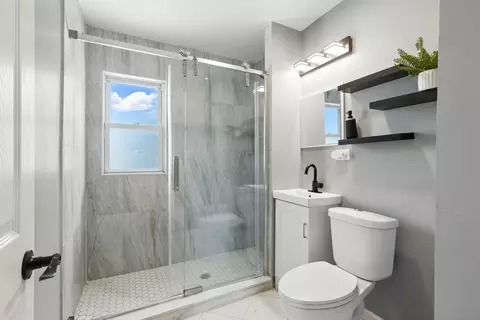 Bath - 838 E 90th St, Chicago, IL 60619 photo 3 of 4