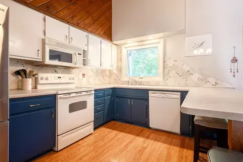 Kitchen - 2201 Benjamin Ln #6, Bloomington, IL 61701 photo 2 of 3